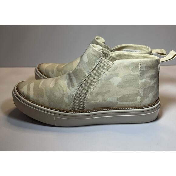 Toms Shoes Bryce Cream Camouflage Slip On Sneaker Boot Women's Size 7 - Picture 1 of 11